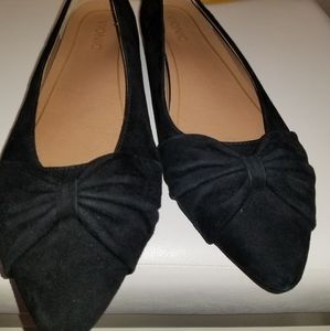 Vionic suede flats